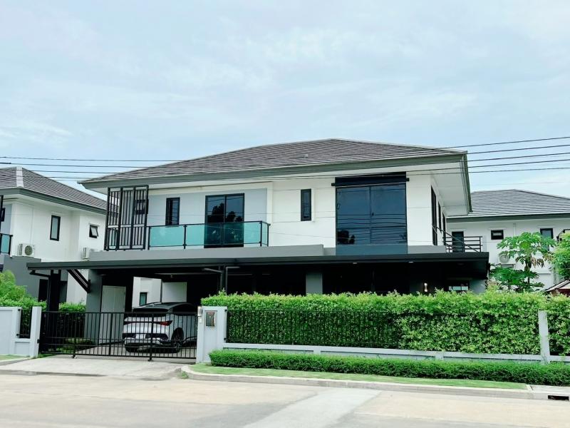 ขายบ้านหรู 2 ชั้น ทำเลดีที่สุดในโครงการ บริทาเนีย บางนา–สุวรรณภูมิ กม.26
