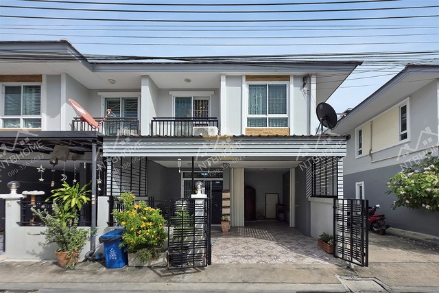 ทาวน์โฮม 2 ชั้น นนท์ธารา 3 ปิ่นเกล้า-วงแหวน แปลงมุม ต่อเติมครบ ซอยวัดส้มเกลี้ยง ใกล้โลตัสบางใหญ่* แปลงมุม พื้นที่ 21.6 ตร.ว ฟังก์ชัน 3 ห้องนอน 2 ห้องน้ำ 1 ที่จอดรถ ต่อเติมโรงรถและต่อเติมครัวปิด+พร้อมเคาเตอร์ แถมเฟอร์นิเจอร์ แอร์ เครื่องทำน้ำอุ่น ปั๊มน้ำแทงค์น้ำพร้อมใช้งาน* ทำเลเดินทางสะดวก สามารถลัดออกไปศาลายาและถนนบรมราชชนนีได้ ใกล้พลัสมอล์ล บางใหญ่ ตลาดพระรา�