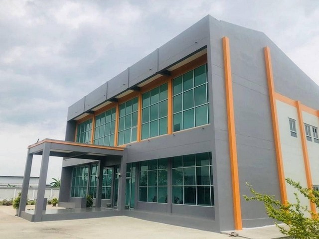 ขายโรงงานเนื้อที่ทั้งหมด 3 ไร่ บางเสาธง จ.สมุทรปราการรหัสทรัพย์ : FSFR006(กรุณาใช้รหัสนี้ในการสอบถาม FSFR006)พื้นที่ทั้งหมด 3 ไร่พื้นที่อาคารโกดัง 1,152 ตารางเมตรพื้นที่อาคารสำนักงาน ชั้น 1 มีพื้นที่ 492 ตารางเมตร, ชั้น 2 มีพื้นที่ 450 ตารางเมตรพื้นที่ว่าง 3,156 ตารางเมตรผังเมืองสีเหลือง (ประชากรหนาแน่นน้อย) สามารถประกอบกิจการโรงงานได้เกือบทุกประเภทยกเว้น ชุบ หล่อ หลอมความแข็ง�