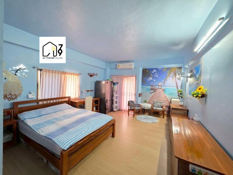 Vายห้องในโรมแรมเวียงวลี ตัวเมืองระยอง 590,000บ. พร้อมเฟอร์นิเจอร์ครบ 38.42 ตร.ม.1 ห้องนอน 1 ห้องน้ำ รีโนเวท  ทาสีใหม่ ทำห้องน้ำใหม่ ปูพื้นระเบียงใหม่ ทำปลั้กไฟเพิ่ม เฟอร์นิเจอร์และเครื่องใช้ไฟฟ้า เตียงนอนพร้อมที่นอน 1 ชุดแอร์ 1 เครื่อง เครื่องทำน้ำอุ่น รหัสทรัพย์ 7969143สนใจ / สอบถาม / นัดดูบ้าน ติดต่อมาเลยคร้าAdd line id : @79home หรือกดเพิ่มเพื่อนคลิก  https://lin.ee/2mr4Q19ทักแชทเพจ : ขายเช่าบ้านระ