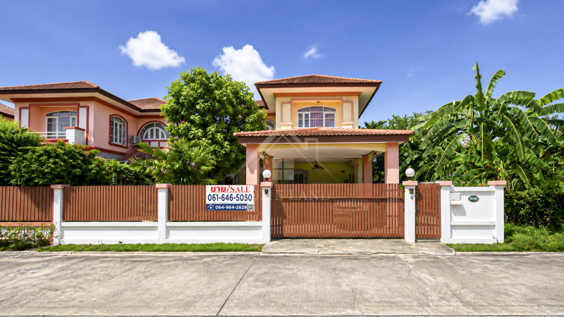 BHL1296บ้านเดี่ยว มายโฮม ทาวน์ ดอนยายหอม นครปฐม (หลังริม)ที่ตั้ง :  ซอย 14 ตำบล ดอนยายหอม อำเภอเมืองนครปฐม นครปฐม 73000รายละเอียดทรัพย์- เนื้อที่ 71.5 ตร.ว. พื้นที่ใช้สอย 250 ตร.ม. - 3 ห้องนอน 3 ห้องน้ำ - 1 ห้องครัว- 2 ที่จอดรถสถานที่ใกล้เคียง- มหาวิทยาลัยคริสเตียน- โรงเรียนสารสาสน์วิเทศนครปฐม- ตลาดดอนยายหอม- เซ็นทรัลนครปฐม- บิ๊กซีนครปฐม- โรงพยาบาลนครปฐม- องค์พระปฐมเจดีย์แผนที่:   https://maps.app