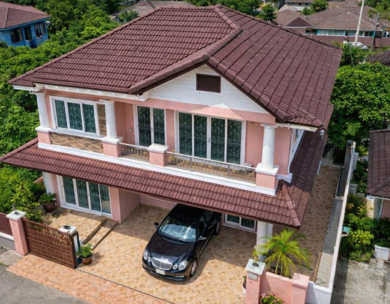 เดอะมอลล์ บางกะปิ 2 กม.  บ้านเดี่ยว 2ชั้น 5นอน 5แอร์  45 ตร.ว. 340 ตร.ม. รถไฟฟ้าสายสีเหลือง แยกลำสาลี 950 ม.