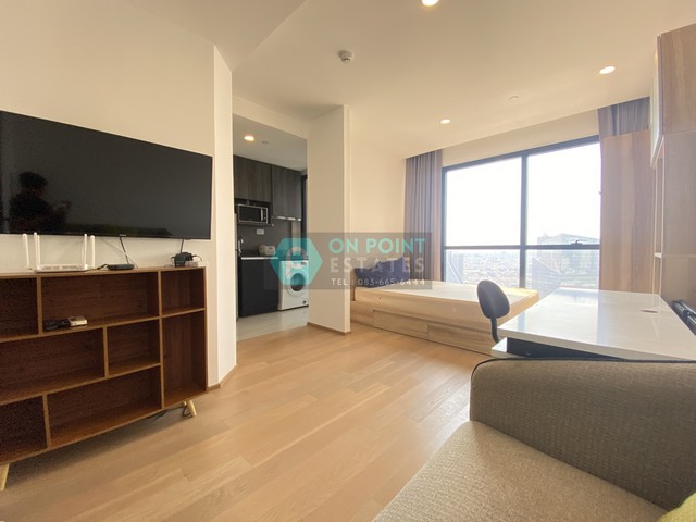 Ashton Chula - Silom  (Agent Post)                        Studio for Rent ** RENTAL PRICE : 24,000 Baht / month (1 Year Contract ) **Listing ID : A2201Location : Rama 4 Road.Room Type : StudioRoom Size : 26.28 Sq.m.Function :- Fully Furnished- Gym / Swimming pool / Sauna- MRT Sam Yan ( 260 m. / 3 mins walking distance )- BTS Sala Daeng ( 600 m./ 7 mins walking distance)แอชตัน จุฬา-สีลมให้เช่า สตูดิโอ** ราคาเช่า : 24,000 บาท ต่อเดือน (สัญญา 1 ปี) **Listing ID : A2201พื้นที่ : ถนน พระราม 4ประเภท : สตูดิโอขนาด : 26.28 ตารางเมตรFunction :- ตกแต่งพร้อมอาศัย ฯ- ส่วนกลางประกอบด้วย ฟิตเนส / สระว่ายน้ำ / ซาวน่า ฯ- MRT สามย่าน 260 เมตร ใช้เวลาเดินท