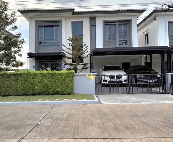 ให้เช่าบ้านเดี่ยว #บ้านเช่ากรุงเทพ/พหลโยธิน–วิภาวดี Modern Luxury | Grand Pleno พหลโยธิน–วิภาวดี 2 • บ้านใหม่ไม่เคยปล่อยเช่า ฟังก์ชั่นครบ ทิศใต้• พร้อมเข้าอยู่ ตกแต่งบิ้วอินโมเดิร์นลักชัวรีLuxury• ทั้งหลัง วิวสวน • • หน้าหมู่บ้านมี 7-Eleven, ร้านอาหารสด, ร้านอาหารนานาชาติ, ร้านเสริมสวย, คาเฟ่  ดังร้านนวด และสปา ครบครัน ใช้ชีวิตสะดวกสบาย• ประตูรั้วไฟฟ้าอัตโนมัติ • • 52 ตารางวา • พื้นที่