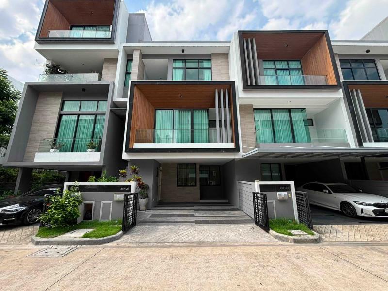 AOM 2926ให้เช่า Townhome โครงการ Nirvana Define ศรีนครินทร์–พระราม 9   โครงการ Nirvana Define Srinakarin-Rama 9 แขวงสะพานสูง เขตสะพานสูง,กรุงเทพมหานคร   ทาวน์เฮ้าส์   3  ห้องนอน   4   ห้องน้ำ   1  ห้องรับแขก   1  ห้องครัว   ที่ดิน   71.00 ตร.ว.   ใช้สอย   285.00 ตร.ม. บ้านพร้อมเข้าอยู่ ทำเลศักยภาพ เดินทางสะดวก ใกล้ทางด่วน เชื่อมต่อพระราม 9 ได้อย่างรวดเร็ว เหมาะสำหรับครอบครัวและชาวต่างชาติจุดเด่นที่น่าสนใจ1. บ้านพร้อมอยู่สะดวก�