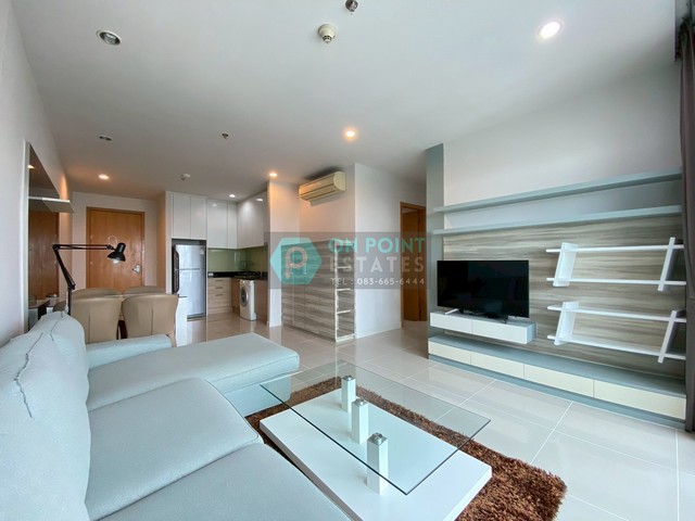 Circle Condominium (Agent Post)2 Bedrooms 2 Bathrooms for Rent and Sale** RENTAL PRICE : 45,000 Baht / month (1 Year Contract ) **Listing ID : A2702Location : Phetchaburi 36 AlleyRoom Type : 2 Bedrooms 2 BathroomsRoom Size : 75 Sq.m.Function :- Fully Furnished- Gym / Swimming pool / Sauna- Near BTS Nana, MRT Petchaburi, Airportlink Makkasanเซอร์เคิล คอนโดมิเนียมขายและให้เช่า 2 ห้องนอน 2 ห้องน้ำ** ราคาเช่า : 45,000 บาท ต่อเดือน (สัญญา 1 ปี) **Listing ID : A2702พื้นที่ : เพชรบุรี 36ประเภท : 2 ห้องนอน 2 ห้องน้ำขนาด : 75 ตารางเมตรFunction :- ตกแต่งพร้อมอาศัย ฯ- ส่วนกลางประกอบด้วย ฟิตเนส / สระว่ายน้ำ / ซาวน่า ฯ- อยู่ใกล้ 