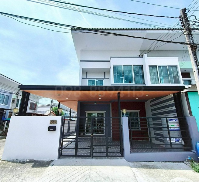 ทาวน์โฮม 2 ชั้น #หมู่บ้านราชพฤกษ์ สุวรรณภูมิ – ลาดกระบัง เฟส 2ซอยฉลองกรุง 61 ใกล้สนามบินสุวรรณภูมิราคาเพียง 2.95 ล้านบาท (2,950,000 บาท)ฟรีโอน----------------------------------------รายละเอียด• ทาวน์โฮม 2 ชั้น• เนื้อที่ 31.9 ตร.วา• 4 ห้องนอน | 2 ห้องน้ำ• 1 ห้องรับแขก • 1 ห้องครัว ก่อเคาน์เตอร์พร้อมซิ้งค์ล้างจาน• จอดรถในบ้านได้ 1 คัน• ห้องน้ำเปลี่ยนสุขภัณฑ์ใหม่• บ้านหันหน้าทางทิศตะวันออก** ของแถม• ปั๊มน้ำ + 