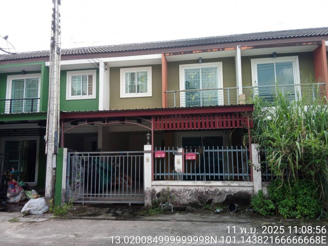 ขาย บ้านเดี่ยว/ทาวน์เฮ้าส์/คอนโด โครงการเอพลัสกรีนโฮม  ถนนถนนสะพานสี่ – นิคมอีสเทิร์น ปลวกแดง ปลวกแดง ระยอง  ราคา   1,650,000    บาท  (ราคาต่อรองได้)  รายละเอียดทรัพย์ -  เนื้อที่ 20.2 ตรว. พื้นที่ใช้สอย 128 ตรม. -  3 ห้องนอน 2 ห้องน้ำ  -  1 ที่จอดรถ  -  บ้านหันไปทางทิศ ตะวันออกเฉียงเหนือ  พิกัดทรัพย์ : https://maps.app.goo.gl/jpx4AjP1EhpgwRVEA  สถานที่ใกล้เคียง  – สวนน้ำบ่อวิน Brachio Water Park– ตลาดเก่าหนองก้างปลา– บิ๊กซี บ่อ