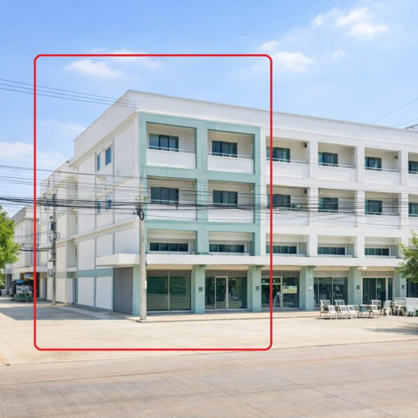 รังสิตคลองหนึ่ง อาคารพาณิชย์ 3.5 ชั้น ห้องหัวมุม 2 คูหา ตีทะลุถึงกัน 29,999 บาท/ด. 50 ตร.ว.436 ตร.ม. 3 นอน 3 น้ำ ทำเลเชื่อมต่อถนนพหลโยธิน ใกล้อุตสาหกรรม MMC 500 ม.พื้นที่ใช้สอยขนาดใหญ่ เหมาะสำหรับคลินิก สำนักงาน ร้านค้า หรือธุรกิจบริการ เดินทางง่าย ใกล้ตลาดไท 1.3 กม.สถานศึกษา แหล่งช้อปปิ้ง นิคมอุตสาหกรรม และทางด่วน Rangsit KhlongOne 3.5-story corner commercial building with 2 adjoining units 29,999 baht/month combined on 50 sq.wa.436 sq.m. usable area. Features 3 bed and 3 bath Prime location wi