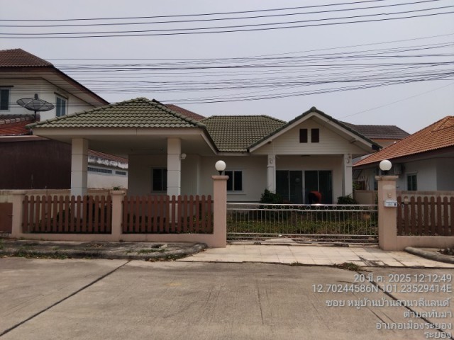 ขาย บ้านเดี่ยว/ทาวน์เฮ้าส์/คอนโด หมู่บ้านสวนวลีแลนด์ 2  ถนน/ซอยถนนเลี่ยงเมืองระยอง ทับมา เมืองระยอง ระยอง  ราคา  2,600,000     บาท  (ราคาต่อรองได้)  รายละเอียดทรัพย์ -  เนื้อที่ 60.5 ตร.ว.  พื้นที่ใช้สอย  128.81 ตรม. -  2 ห้องนอน 1 ห้องน้ำ จอดรถได้ 1 คัน -  1 ที่จอดรถ  -  บ้านหันไปทางทิศ ตก  พิกัดทรัพย์ : https://maps.app.goo.gl/fN8XMPEpMTb3g1mKA  สถานที่ใกล้เคียง  - สำนักงานขนส่งจังหวัดระยอง- วัดโขดหิน- สำนักงานเทศบาล ตำบลเ