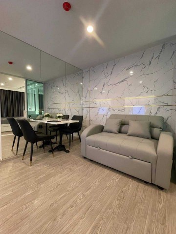 AOM 2944For Rent  ให้เช่าRegent Home Bangna ห้องแต่งสวย จัดเต็มเฟอร์นิเจอร์และเครื่องใช้ไฟฟ้าครบ พร้อมเข้าอยู่ได้ทันที   โครงการ Regent Home Bangna (รีเจ้นท์โฮม บางนา) แขวงบางนา เขตบางนา,กรุงเทพมหานคร   คอนโด   1  ห้องนอน   1   ห้องน้ำ   ที่ดิน   29.00 ตร.ม.   ใช้สอย   29.00 ตร.ม.ราคาเช่า 12,500 / เดือนจุดเด่นห้อง- ห้องแต่งครบ สวยพร้อมอยู่- วิวแม่น้ำ บรรยากาศดี- เฟอร์นิเจอร์บิวท์อินคุณภาพสูง- เครื่องใช้ไฟฟ้าครบ ไม่ต้อง