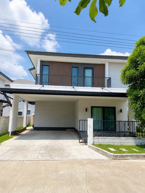 ให้เช่าบ้านเดี่ยว 2 ชั้น 50 ตรว. 3 ห้องนอน โครงการ Centro อ่อนนุช-สุวรรณภูมิ ใกล้สนามบินสุวรรณภูมิ*** ราคาเช่า 46,000 บาท/เดือน -- สัญญา 2 ปีลดเหลือ 44,000 บาทติดต่อ::  ชยา โทร/ID Line:: 0942823961   Link Line:: https://line.me/ti/p/3xFA1An8Kcรหัส# T26-948บ้านเดี่ยว 2 ชั้น 50 ตรว. Centro อ่อนนุช-สุวรรณภูมิ • เนื้อที่ดิน 50 ตารางวา• พื้นที่ใช้สอย 175 ตารางเมตร• 3 ห้องนอน 3 ห้องน้ำ• หน้าบ้านหันทิศใต้ ช่วงบ่ายไม่ร้อน• แอร์ครบทุกห้อง• เฟอร์นิเจอร�