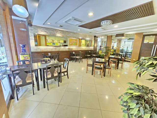 ฟรีค่าเซ้ง ครัวที่ถูกที่สุด ในโรงแรม 210 ห้อง  BTSอ่อนนุช 350ม. เอกมัย ตรงข้ามโลตัส สุขุมวิท50  ร้านอาหารพร้อมครัวใหญ่114ตร.ม. 34,999 THB/month BigC Extraอ่อนนุช 600ม.Free lease transfer! The Best value kitchen in a 210-room hotel. for rent BTS OnNut 350m  Ekkamai opposite Lotus Sukhumvit 50. Restaurant style with large kitchen 114sq.m. 34,999THB/month. 600m from BigC Extra On Nut.VDO 1minshttps://youtube.com/shorts/J_yq00UvZmAสุขุมวิท อ่อนนุช ศรีนครินทร์ แขวงบางจาก เขตพระโขนง กรุงเทพมหานครให้เช่าร้านอาหารพร้อมครัวเชิงพาณิชย์ครบชุด บนทำเลศักยภาพย่า�