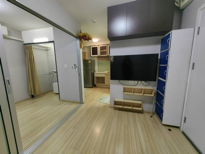 ขายด่วน ห้องมุมพลัมคอนโด แจ้งวัฒนะ สเตชั่น เฟส2.TPI-3260.ขาย Plum Condo Chaengwattana Station Phases 2 .โลเคชั่นโครงการ https://maps.app.goo.gl/vXkxdvhYJ7i7hbSv7.✅ แบบ 1 ห้องนอน 1ห้องนั่งเล่น✅ ชั้น 2 ขนาด 23 ตรม ห้องหัวมุม✅ อาคาร C✅ ทำเลดีเดินทางเข้าออกได้หลายทาง สามารออกซอยวิภาวดี60 และออกทางบางบัวได้.✅✅ ราคาเพียง 1.39 ล้านบาท (สามารถต่อรองได้) ✅✅.สิ่งอำนวยความสะดวก✅ สระว่ายน้ำ✅ ฟิตเนส✅ Game room✅ ห้องทำงาน ห้องสมุด✅ ที่จอดรถ✅ กล้อ