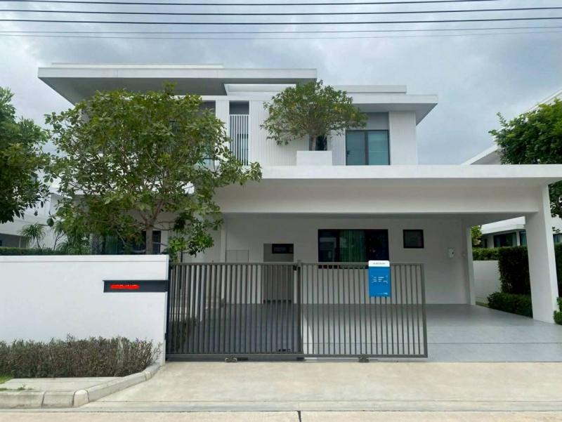 ให้เช่า #บ้านเดี่ยว หมู่บ้านมัณฑนา บางนา กม.15 #ใกล้เมกาบางนา #ย่านบางพลีราคาเช่า 130,000 บาท/เดือน#รายละเอียดประเภททรัพย์ : บ้านเดี่ยว 2 ชั้นหมู่บ้าน : มัณฑนา บางนา กม.15ขนาด : 76.5 ตารางวาพื้นที่ใช้สอย : 240 ตรม.จำนวนห้อง : 4 ห้องนอน 5 ห้องน้ำ• 1 ห้องแม่บ้านที่จอดรถ : 3 คันเฟอร์นิเจอร์/เครื่องใช้ไฟฟ้า : เฟอร์ครบตามในรูป• แอร์ 7 เครื่อง• โต๊ะรับประทานอาหารขนาดใหญ่• ตู้เย็น• เครื่องท�