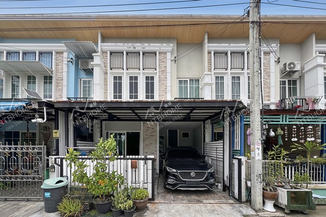 ทาวน์โฮม 2 ชั้น โกลเด้น ซิตี้ ปิ่นเกล้า – จรัญสนิทวงศ์ หน้าบ้านไม่ชนใคร ต่อเติมครบพร้อมอยู่ ใกล้ทางด่วน* พื้นที่ 18.5 ตร.ว. ฟังก์ชัน 4 ห้องนอน 2 ห้องน้ำ 1 ที่จอดรถ ต่อเติมโรงรถ ต่อเติมครัวปิด+เคาเตอร์ แถมแอร์ เครื่องทำน้ำอุ่น เฟอร์นิเจอร์บางส่วน ปั๊มน้ำแทงค์น้ำพร้อมใช้งาน มีห้องด้านล่างสำหรับผู้สูงอายุ* โครงการตั้งอยู่บนถนนบางกรวย-ไทยน้อย ใกล้ทางพิเศษศรีรัช แล�