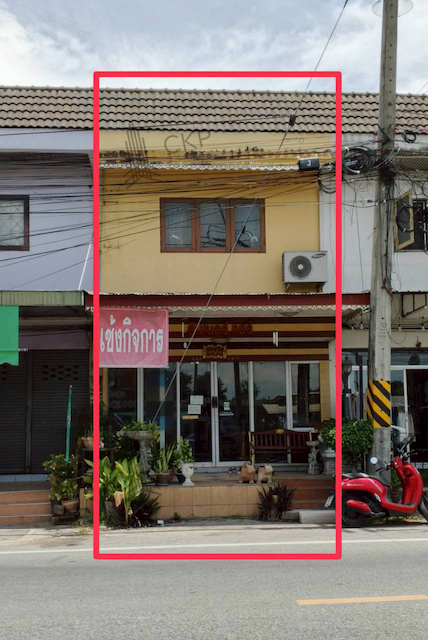 ขายด่วน อาคารพาณิชย์ ติดถนนศรีราชา-หนองยายบู่ ใกล้แหล่งชุมชนและหมู่บ้าน ต.สุรศักดิ์ อ.ศรีราชา ชลบุรี ติดต่อสอบถามได้ค่ะรายละเอียด (Description)- ขนาด 16 ตร.วา- พื้นที่ใช้สอย 120 ตร.ม.- สูง 2 ชั้น- 1 ห้องนอน 2 ห้องน้ำ- เครื่องปรับอากาศ 2 เครื่อง- ที่จอดรถ 1 คันการเดินทาง- ติดถนนศรีราชา-หนองยายบู่- ถนนเก้ากิโล  2.3 กิโลเมตร- ถนนสุขุมวิท  2.8 กิโลเมตรสถานที่ใกล้เคียง- วัดรังษีสุทธาวาส ชลบุ�
