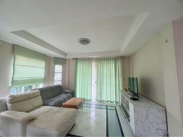 RHT2684ให้เช่าบ้านเดี่ยว เลี้ยงสัตว์ได้ หมู่บ้าน มัณฑนา วัชรพล 1 รามอินทรา ห้าแยกวัชรพล เข้าทางซอยวัชรพล ใกล้ห้าง เพลินนารี่ มอลล์ และร้านอาหาร ใกล้ ห้างแฟชั่นไอซ์แลนด์ เพียง 5โลเมตร และ ใกล้รถไฟฟ้าสายสีชมพูเนื้อที่ ประมาณ63 ตารางวา  3 ห้องนอน · 3 ห้องน้ำ แอร์ 4 เครื่อง 2 ที่จอดรถสนใจติดต่อคุณเจี๊ยบ 092-851-6969Line:keti2522เลี้ยงสัตว์ได้รับต่างชาติที่มีวีซ่า หรือคนไทยราคาเช่า 25,500/�