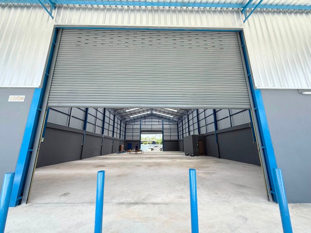 AOM 2980โกดัง อ่อนนุช - ลาดกระบัง ให้เช่าWarehouse @Onnut - Ladkrabang For rentสร้างใหม่ พร้อมเข้าอยู่ 31 กรกฎาคม 69Location : ซ.ลาดกระบัง 14/1 | ใกล้สนามบินสุวรรณภูมิ |กิ่งแก้ว ค่าเช่า : 90,000 บาท/เดือน (ไม่รวมหัก ณ ที่จ่าย กรณีเช่าในนามบริษัท) ขนาด : 692 ตารางเมตร  ไม่มีออฟิศ ติดตั้งปั้มน้ำและแทงค์น้ำแล้ว  พื้นที่สีแดง ขอ รง.4 ไม่ได้  ประตูไฟฟ้า 2 บาน , เข้า-ออกได้ 2 ทาง  จอดรถด้านหน้าได้ 4-5 คัน  ถนนกว้าง รถเข้า - ออก สะ�