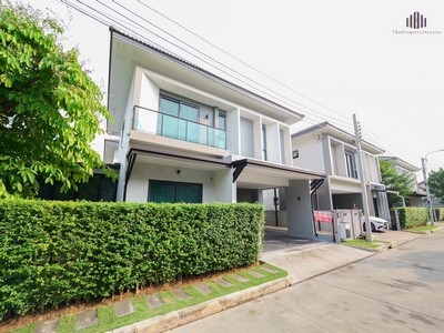 บ้านให้เช่า บิ้วท์อินโคตรหรู! หลังมุม หน้าบ้านไม่ชนหน้าหลังอื่น!! บ้านเดี่ยวให้เช่า 53.9 ตร.วา พีเว่ ราชพฤกษ์ – สิรินธร (PYVE Ratchaphruek-Sirindhorn) ใกล้ Central Westville.TPI-3292.PYVE Ratchaphruek-Sirindhorn พีเว่ ราชพฤกษ์ – สิรินธร ถ.บางกรวย-จงถนอมhttps://maps.app.goo.gl/vb5KF9sUWwzdRgMn8?g_st=ipc.✅ บ้านเดี่ยว เนื้อที่ 53.9 ตร.วา พร้อมเข้าอยู่✅ แปลงหัวมุม เป็นส่วนตัว หน้าบ้านไม่ชนหน้าหลังอื่น!!✅ เนื้อที่ใช้สอย 229 ตร.ม. ✅ 3 ห้องนอน 4 ห้องน้ำ✅ ห้องครัวกว้�