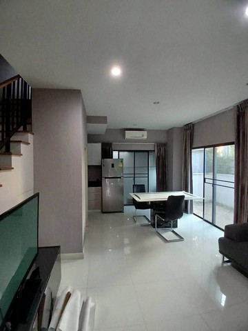 RTJ2308ให้เช่าทาวโฮม3ชั้น โครงการบ้านกลางเมืองราชพฤกษ์ใกล้ ทางด่วนศรีรัช - ราชพฤกษ์ตลิ่งชัน กาญจนาภิเษกติดถนนถนนราชพฤกษ์ ใกล้วงเวียนพระราม 5-นครอินทร์ ตรงข้ามเซ็นทรัลเวสวิลล์เนื้อที่  29.90 ตร.ว. หน้าบ้านกว้าง 6 เมตร 3 ห้องนอน · 3 ห้องน้ำ แอร์ 3 ตัว ที่จอดรถ 2 คัน  contact : คุณเจี๊ยบ 092-851-6969Line : Keti2522ราคาเช่า 30,000/เดือน เงินประกัน 2 เดือน และ ค่าเช่าล่วงหน้า 1 เดือน สัญญาเช่า 1 ปีขั้นต่ำ ถนน