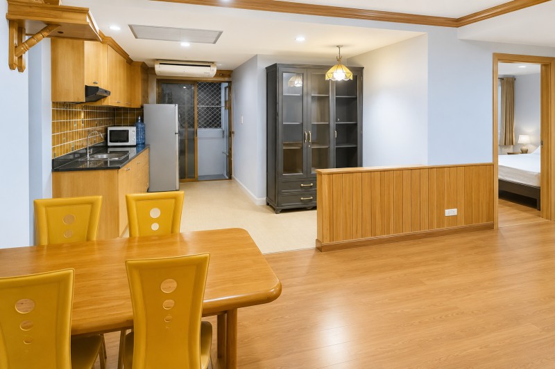 BTS เซนต์หลุยส์ 499ม. ชั้น10 64 ตร.ม. สาทร11 คอนโดให้เช่า Happy Land Sathorn Suite 2นอน 14,999 บาท/เดือน 2น้ำ ใกล้ห้องกว้าง พร้อมเฟอร์ฯ และเครื่องใช้ไฟฟ้าครบ เหมาะสำหรับอยู่อาศัย ใจกลางสาทร เดินทางสะดวก สถานศึกษา แหล่งไลฟ์สไตล์ครบครัน และสกายวอล์ก  เชื่อมถนนหลักหลายสาย เข้า-ออกได้สะดวกรวดเร็ว ค่าเช่า BTS SaintLouis 499m. 10th fl 64sq.m. Sathorn11. Condo for rent Happy Land Sathorn Suite 2bed 14,999 THB/month. 2bath Near St. Louis Hospital 650 m. Fully furnished with complete appliances. Ideal for living in the heart of Sathorn Convenient ac