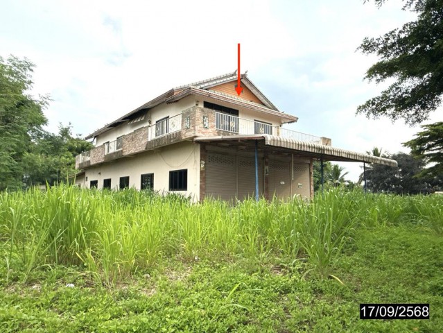 ขาย บ้านเดี่ยว/ทาวน์เฮ้าส์/คอนโด บ้านเดี่ยว กำแพงเพชร  ถถนน สายบ้านไทรงาม - บ้านวังโขน (กพ.1060) ตำบล หนองคล้า อำเภอ ไทรงาม จังหวัด กำแพงเพชร  ราคาโปรโมชั่น   3,678,000   บาท    ลดจาก  5,115,000 บ    บาท ราคาโปรโมชั่นตั้งแต่วันที่  13 มีนาคม - 31 พฤษภาคม 2569  รายละเอียดทรัพย์ -  เนื้อที่ 652.10  ตารางวา  พื้นที่ใช้สอย 460.50 ตร.ม. -  4 ห้องนอน 3 ห้องน้ำ  -  บ้านหันไปทางทิศ ตะวันตกเฉียงเหนือ  พิกัดทรัพย์ : https://maps.app.goo.g