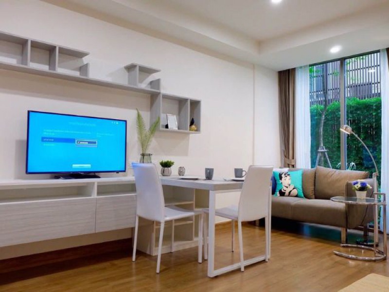 ให้เช่าระยะสั้น 22,000 /เดือน* The Nimmana Condo ( นิมมาน ซ. 6)สิงหาคม – พฤศจิกายนห้องกว้าง พร้อมอยู่วิวสวน บรรยากาศร่มรื่น เงียบสงบ.ชั้น 1พื้นที่ 40 ตร.ม.1 ห้องนอน1 ห้องน้ำห้องนั่งเล่นครัวพร้อมใช้งานวิวสวน บรรยากาศร่มรื่น เงียบสงบ.โปรโมชั่นเช่าระยะสั้นสิงหาคม – พฤศจิกายน22,000 บาท/เดือน.เข้าอยู่ชำระค่าเช่าล่วงหน้า 1 เดือนเงินประกัน 2 เดือนไม่อนุญาตให้เลี้ยงสัตว์.สิ่งอำนวยความสะดว�