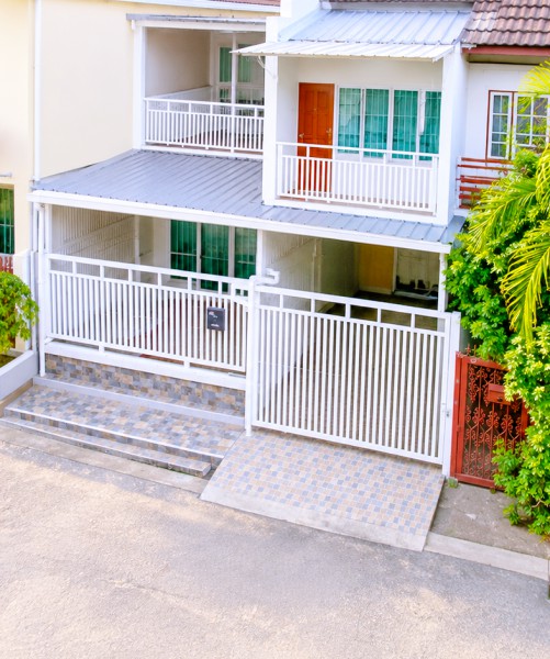 โรงพยาบาลเปาโล โชคชัย 4 ภายใน 500 เมตร โชคชัย4-ลาดพร้าว ซ.28-38  ให้เช่าทาวน์โฮม2ชั้น 3 นอน 24,998B-M 2 น้ำใกล้โรงเรียนวัดลาดพร้าว ภายใน 800 เมตรMRT สถานีโชคชัย 4 1 กม.ตลาดโชคชัย 4 700 ม.MRT สถานีภาวนา 1.5 กม. ขนาด 25 ตร.ว.พื้นที่ใช้สอยประมาณ 120 ตร.ม. ทำเลใจกลางลาดพร้าว เดินทางสะดวก เหมาะอยู่อาศัย ที่จอดรถในบ้าน หน้าบ้านจอดได้อีก 1 คันแอร์ 4 เครื่องทำน้ำอุ่น  1 เครื่องซักผ้า 1บ้านทาวน์โฮมพร้อมอยู่อ
