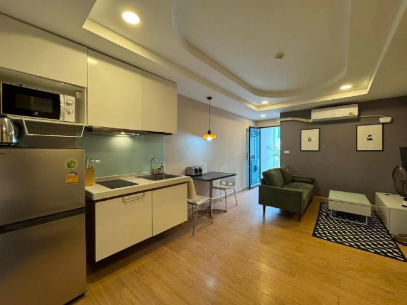 ให้เช่า 15,000/เดือน*Trams Condo – เจ็ดยอด ห้องวิวดอยสุเทพ | พร้อมเข้าอยู่เดินไปเมญ่าแค่ 5 นาทีไปเรียน มช. ก็ใกล้มาก นั่ง Grab ไปเซ็นเฟส / รพ. / สนามบิน ง่ายสุดอยู่สบาย ฟีลดี มีครบทุกอย่างที่ต้องการ .ชั้น 5 พื้นที่ 40 ตร.ม.1 ห้องนอน1 ห้องน้ำ1 ห้องนั่งเล่นระเบียงส่วนตัว วิวดอยสุเทพ.เฟอร์นิเจอร์และเครื่องใช้ไฟฟ้า• ทีวี 2 เครื่อง• เครื่องปรับอากาศ 2 เครื่อง• ตู้เย็น• เครื่องทำน้ำอุ่น• เ