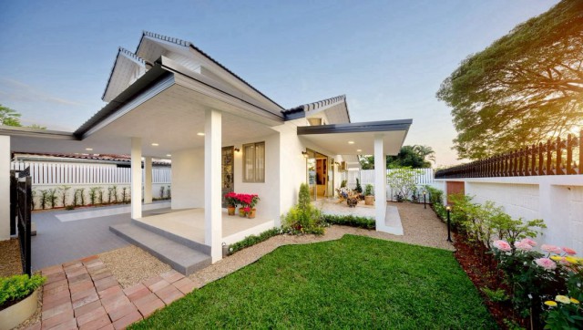 ลดแรงเหลือเพียง 5.99 ล้าน #นันทนา2 #Land&Houses #แม่โจ้ บ้านเดี่ยว 2 ชั้น #รีโนเวทใหม่ #แปลงหัวมุม #วิวดอยสุเทพ 180° #เฟอร์นิเจอร์ไม้สัก Built-in ทั้งหลัง #หิ้วกระเป๋าเข้าอยู่ได้ทันที!รายละเอียดตัวบ้าน• เนื้อที่ 65.8 ตารางวา• พื้นที่ใช้สอยกว่า 175 ตารางเมตร• 3 ห้องนอน• 3 ห้องน้ำ• แปลงหัวมุม อากาศถ่ายเทดี• มีมุมรับแขก มุมพักผ่อน และมุมโต๊ะอาหาร• ครัวยุโรป + ครัวไทยแยกเป็นสัดส่วน• โซนซั