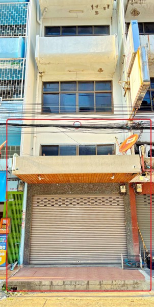 รพ.วิชัยเวช แยกไฟฉาย 400 ม.12 ตร.ว. MRTแยกไฟฉาย 300 ม. พื้นที่สำนักงานให้เช่า 2 ชั้น 14,499B-M 1นอน 1น้ำ พื้นที่ใช้สอย 70 ตร.ม.ทำเลศักยภาพจรัญสนิทวงศ์ เหมาะสำหรับสำนักงาน ออฟฟิศ ธุรกิจการค้า และขายสินค้าออนไลน์ เดินทางสะดวก ใกล้ถนนหลัก MRT แหล่งชุมชน ตลาด และสิ่งอำนวยความสะดวกครบครัน Vichaiyavej Hospital 300m. MRT Yaek FaiChai 400m. Two-story office space for rent 1bed 1bath.14,498B-M 12sq.wa.70sq.m.Rent 13,999 THB/month. usable area. Prime Charansanitwong Road location, ideal for offices, businesses, or online sales. Near MRT Yaek Fai Chai 300 m. 