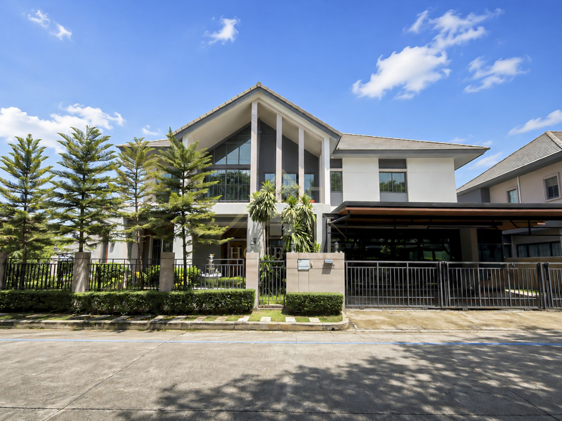 BHL1316ขาย และ เช่า บ้านเดี่ยว Bangkok Boulevard บางกอก บูเลอวาร์ด แจ้งวัฒนะ 2 (หลังมุม)ที่ตั้ง : 59/67 ตำบลบางตะไนย์ อำเภอปากเกร็ด จังหวัดนนทบุรีรายละเอียด-  บ้านเดี่ยว 2 ชั้น - เนื้อที่ 105.1 ตร.ว. พื้นที่ใช้สอย 500 ตร.ม - 5 ห้องนอน 6 ห้องน้ำ - 1 ห้องรับแขก 2 ห้องนั่งเล่น - 1 ห้องแม่บ้าน 1 เรือนรับรอง- 1 ห้องครัว - 3-4 ที่จอดรถ-  บิวท์อินทั้งหลัง พร้อมเรือนรับรอง- หันหน้าทิศเหนือ- หลังมุมทำเลใกล้เคียง - โรบ