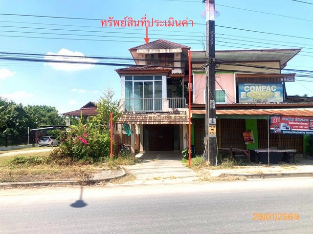 ขายบ้านเดี่ยว 3 ชั้น สุราษฎร์ธานี  ถนน สายสุราษฎร์ธานี - ทุ่งสง  ตำบล เวียงสระ อำเภอ เวียงสระ จังหวัด สุราษฎร์ธานี  ราคาโปรโมชั่น  3,606,000   บาท    ลดจาก  4,925,000   บาท ราคาโปรโมชั่นตั้งแต่วันที่ 1 กรกฎาคม 2569 – 30 กันยายน 2569  รายละเอียดทรัพย์ -  เนื้อที่ 69.00 ตร.ว.  พื้นที่ใช้สอย 236.00 ตร.ม. -  2 ห้องนอน 2 ห้องน้ำ   -  1 ที่จอดรถ  -  บ้านหันไปทางทิศ  พิกัดทรัพย์ :  https://maps.app.goo.gl/iKpg3UWBmKcjk8oq9  สถานที่ใกล้เคียง    - โลตัส เ