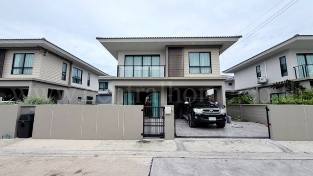 รหัสทรัพย์ : N1313บ้านเดี่ยว ภูมิใจนิเวศน์ โครงการ 2 พระสมุทรเจดีย์ที่ตั้ง :&nbsp;ถนนซอยวัดใหญ่ ตำบลในคลองบางปลากด อำเภอพระสมุทรเจดีย์ จังหวัดสมุทรปราการ 10290รายละเอียดทรัพย์-&nbsp;บ้านเดี่ยว 2 ชั้น ขนาดเนื้อที่ 50.6 ตารางวา พื้นที่ใช้สอย 150 ตารางเมตร- 3 ห้องนอน, 3 ห้องน้ำ, 1 ห้องนั่งเล่น, 1 ห้องครัว, 2 ที่จอดรถ-&nbsp;เครื่องปรับอากาศ 3 เครื่อง, เครื่องทำน้ำอุ่น,&nbsp;ปั๊มน้ำ+แท้งค์น้ำ 1 ชุด- �