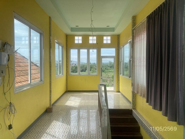ขายบ้านเดี่ยวเมืองสุราษฎร์ธานี โครงการ สินธรริเวอร์   ซอย ภายในโครงการ ถนน สายเลี่ยงเมืองสุราษฎร์ธานี ตำบล บางกุ้ง อำเภอ เมืองสุราษฎร์ธานี จังหวัด สุราษฎร์ธานี  ราคาโปรโมชั่น  3,195,000  บาท    ลดจาก  4,000,000  บาท ราคาโปรโมชั่นตั้งแต่วันที่ 1 กรกฎาคม 2569 – 30 กันยายน 2569  รายละเอียดทรัพย์ -  เนื้อที่ 63.80 ตร.ว.  พื้นที่ใช้สอย 120.00 ตร.ม. -  2 ห้องนอน 2 ห้องน้ำ  -  1 ที่จอดรถ  -  บ้านหันไปทางทิศ ตะวัน�