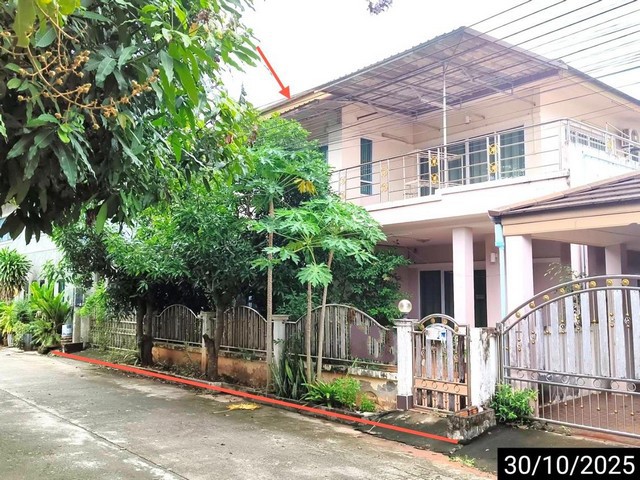 ขายบ้านเดี่ยวเมืองสุราษฎร์ธานี โครงการ อุดมวัลย์    ซอยภายในหมู่บ้านอุดมวัลย์ ถนนสายสุราษฎร์ธานี - ปากน้ำตาปี ตำบลบางกุ้ง อำเภอเมืองสุราษฎร์ธานี จังหวัดสุราษฎร์ธานี  ราคาโปรโมชั่น  4,063,000     บาท    ลดจาก 5,200,000  บาท ราคาโปรโมชั่นตั้งแต่วันที่ 1 กรกฎาคม 2569 – 30 กันยายน 2569  รายละเอียดทรัพย์ -  เนื้อที่ 72.00 ตร.ว.  พื้นที่ใช้สอย 289.00 ตร.ม. -  3 ห้องนอน 2 ห้องน้ำ  -  1 ที่จอดรถ  -  บ้านหันไปทางทิ�
