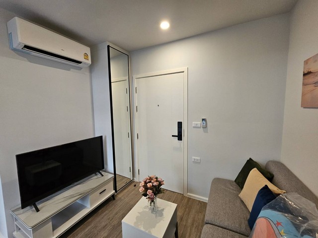 ให้เช่าคอนโด บลู สุขุมวิท 89   (ทำเลสะดวก ใกล้ BTS อ่อนนุช-บางจาก)Blue Sukhumvit 89   Condo for rent  13K / month 1 year lease contract(คอนโดใหม่สไตล์รีสอร์ท ส่วนกลางครบครัน ยูนิตน้อย สงบส่วนตัว  คอนโดสูง 8ชั้น)https://maps.app.goo.gl/xx9Nr2LFUZYd34f8Aห้องขนาด 24.43 ตรม. ชั้น 2เฟอร์ครบ พร้อม เครื่องใช้ไฟฟ้า ค่าเช่าเดือนละ 13,000 บาท (ฟรีค่าส่วนกลาง จอดรถได้ 1คัน )ล่วงหน้า 1 ประกัน 2 สัญญาเช่า 1ปี===========สนใจ/นัดชม/สอบถาม ติดต่อ พัชรธร จอย (Ag)โทร 088-636-1662LINE ID: @thepro