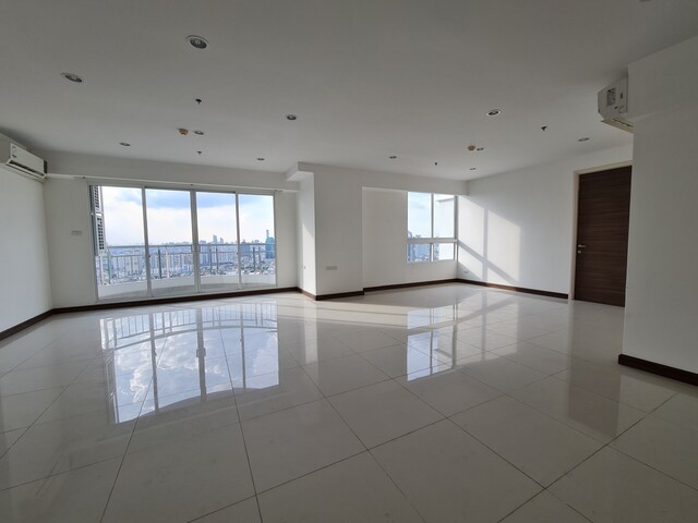 Supalai Prima Riva.Size: 127.66sqm., 2 bedrooms, 2 bathroomsFloor: 37 river viewRental price: 40,000 baht/monthRef.: 29385Listing Detail: www.rent-bangkok-condo.com/properties/29385Co-agents are welcome.- - -Contact us for more information or arrange a viewing:Email. contact@rent-bangkok-condo.comCall. 066-0588-655Line ID: @rentbangkokcondohttps://lin.ee/9cMeMxeWhatsapp: 0660588655Wechat 微信: rentbangkokcondo