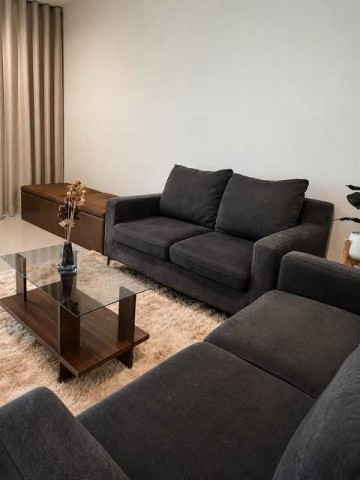 ให้เช่า Townhome 2.5 ชั้น 170 ตรม. 4 ห้องนอน พลีโน่ สุขุมวิท-บางนา 4 Pleno Sukhumvit-Bangna 4 ใกล้ Mega บางนา 5 นาทีติดต่อ:: ชยา โทร/ID Line:: 0942823961Link Line:: https://line.me/ti/p/3xFA1An8Kcรหัส# T26-1028Townhome 2.5 ชั้น พลีโน่ สุขุมวิท-บางนา 4 Pleno Sukhumvit-Bangna 4ทาวน์โฮม Pleno สุขุมวิท–บางนา 4• พื้นที่ใช้สอย 170 ตรม.• 4 ห้องนอน พร้อมพื้นที่สวนด้านหลัง• 3 ห้องน้ำ• 1 ห้องครัวต่อเติม 1 พื้นที่สวน• บ้านหันหน้าทิศใต้• เตียง 6 ฟุต 4 ห้อง• โซฟา / ตู้เสื้อผ้า / ตู้เย็น / เครื่อ�