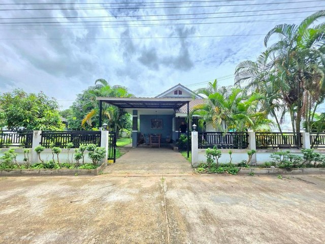 #ขสยและให้เช่าบ้านสวนชนบทสันทรายPlease, feel free to contact me or call : 061-2464936 khun Kai or pm meLine https://line.me/ti/p/_wubUyibSd WeChat : glowiemoon---------------------------------------------------------------------VาE & ให้เช่า บ้านสวยแถบชานเมือง วิวธรรมชาติ แม่โจ้ โซนสันทรายบ้านเดี่ยว ชั้นเดียว พร้อมสวนใหญ่ อยู่หมู่บ้านโครงการเล็กๆ แถบชานเมือง แม่โจ้ อ. สันทราย, บ้านหันหน้าไปทางทิศตะวันออก มองเห็นวิวภูเขา ด้านหลังติดทุ่งนา, เงียบสงบ, บรรยากาศดี เงียบสงบไม่วุ่นว�