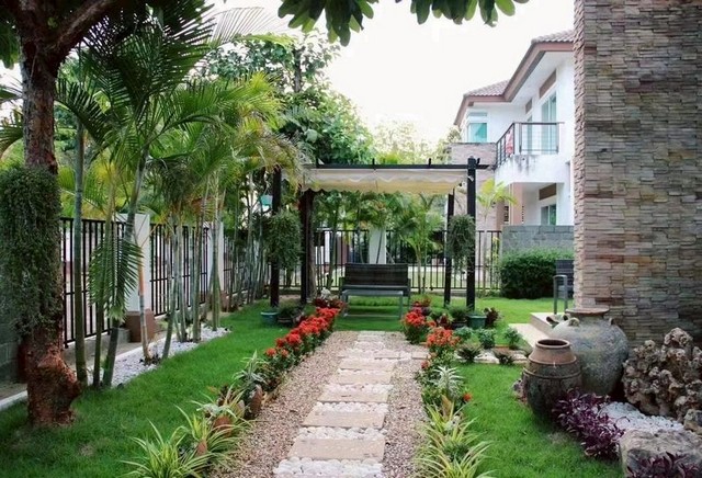 ให้เช่าเพียง 22,000 บาท/เดือน House & View 1 #ต้นเปา #สันกำแพง บ้านเดี่ยว 2 ชั้น #เฟอร์นิเจอร์ครบ ทำเลดี เดินทางสะดวก ใกล้โรงเรียนนานาชาติหลายแห่ง #หิ้วกระเป๋าพร้อมเข้าอยู่ได้เลยรายละเอียดบ้านพื้นที่ดิน 200 ตารางเมตร4 ห้องนอน4 ห้องน้ำ1 ห้องนั่งเล่น1 ห้องครัวค่าเช่า 22,000 บาท/เดือน* สัญญาเช่าขั้นต่ำ 1 ปี* เงินประกัน 2 เดือน* ค่าเช่าล่วงหน้า 1 เดือนสิ่งอำนวยความสะดวกภายในโครงการระ�