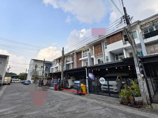 ขาย ทาวน์เฮ้าส์ โครงการบ้านธรรมชาติ เพชรเกษม กรุงเทพมหานคร       ถนนเพชรเกษม ตำบลบางแค อำเภอบางแค กรุงเทพมหานคร  ราคา 3,080,000 บาท    รายละเอียดทรัพย์ -  เนื้อที่ 26.30 ตร.ว พื้นที่ใช้สอย 160.50 ตารางเมตร -  3 ห้องนอน 3 ห้องน้ำ  -  1 ที่จอดรถ  -  ทาวน์เฮ้าส์หันไปทางทิศ  พิกัดทรัพย์  :   https://maps.app.goo.gl/A4jCNDwWJ9VuEfE78  สถานที่ใกล้เคียง   - บิ๊กซี เพชรเกษม หลักสอง - โลตัส โกเฟรช เพชรเกษม 69 - บิ๊กซี เอ็กซ์ตร้า เพชรเ�