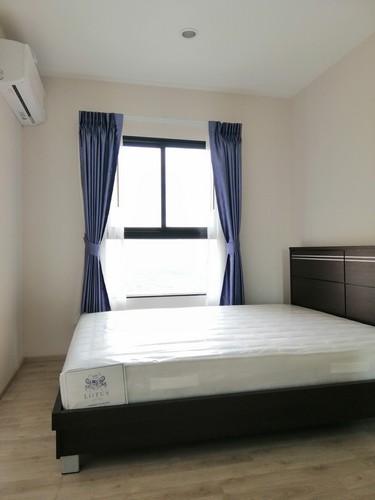 Dfa0117 ให้เช่า  plum condo central station เฟส 1 ติดเซ็นทรัลเวสเกต ชั้น 26 ทิศตะวันออก Tel: 0615659566 ที่ตั้ง: ติดเซ็นทรัลเวสต์เกต ริมถนนรัตนาธิเบศร์  ใกล้ MRT ตลาดบางใหญ่ MRT สามแยกบางใหญ่ ขนาด: 24 ตรม.  1 ห้องนอน 1 ห้องน้ำชั้น 26เงื่อนไขการเช่า>มัดจำ 2 เดือน จ่ายล่วงหน้า 1เดือน สัญญา 1 ปีค่ะ พร้อมเข้าอยู่ได้เลยค่ะสนใจชมทรัพย์ /สอบถามCALL : 0615659566 , 0927988789LINE : @differthailand (ซื้อ,เช่า)https://line.me/R/ti/p/@differthailandhttps://www.facebook.com/Differestate----------------DIFFER ESTATE CO.,LTD.เ