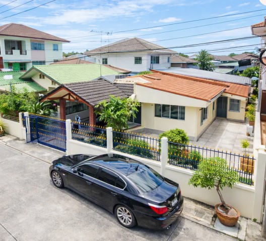 วัดบางเตย 350 ม. ฟู้ดแลนด์ นวมินทร์ บ้านเดี่ยวชั้นเดียว 3 นอน นวมินทร์92-99   2 น้ำ  54 ตร.ว. 220 ตร.ม. 10,998 B-M. ใกล้ชอคโกแลต วิลล์ 2.2กม. WatBangToei (350m). near Foodland Nawamin Single-story house 3beds Nawamin92-99 2baths 54sq.wa. (220sq.m). 10,998 THB/month. Near Chocolate Ville (2.2km).VDO 1Minshttps://youtube.com/shorts/hC96mOHADswถนนนวมินทร์92-99 ประเสริฐมนูกิจ เกษตรนวมินทร์ แขวงนวมินทร์ เขตบึงกุ่ม กรุงเทพมหานครบ้านเดี่ยวชั้นเดียว สภาพดี พร้อมเข้าอยู่ไม่อนุญาตให้เลี้ยงสัตว์  ไม่รับต่างชาติรายละเอีย�