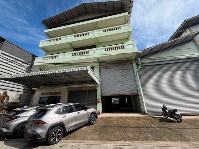 RK01044 โรงงาน 4 ชั้น 5 อาคารติดกัน พื้นที่ใช้สอย 5,520 ตรม ที่ดินประมาณ 3 ไร่ ซอยเอกชัย 94โรงงาน ซอยเอกชัย 94ซอย เอกชัย 94 แขวงบางบอนเหนือ เขตบางบอน กรุงเทพมหานคร 10150ที่ดิน  3 ไร่ พื้นที่โรงงาน 5,400 ตร.ม.ออฟฟิศ 100 ตร.ม.4 ห้องน้ำ-พื้นที่ใช้สอย 5 อาคารติดกัน ประตูโรงงาน เหล็กม้วนไฟฟ้าทุกบาน กว้าง 5.5 เมตร สูง 5.5 เมตรพื้นคอนกรีต รองรับน้ำหนัก 1.5 ตัน/ตร.ม.ราคาเช่า 390,000 บาท/เดือนมัดจำ 3 ล่วงหน้า 1Factory f