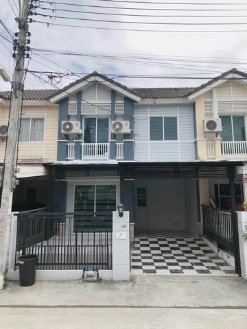 ให้เช่าทาวน์โฮม 2 ชั้น โครงการพฤกษาวิลล์ 40 ดอนเมือง-โลคัลโรด ทำเลเดินทางสะดวก เหมาะสำหรับครอบครัวหรือคนทำงานที่ต้องการทรัพย์พร้อมอยู่รายละเอียดทรัพย์- ทาวน์โฮม 2 ชั้น- พื้นที่ใช้สอยประมาณ 120 ตารางเมตร- 3 ห้องนอน- 2 ห้องน้ำ- Ready to move in- Pet Friendlyจุดเด่น- ทำเลเชื่อมต่อถนนสายหลักและสิ่งอำนวยความสะดวกได้สะดวก- เหมาะสำหรับอยู่อาศัยระยะยาว- พร้อมเข้าอยู่สิ่งอำนวยความสะดวก�