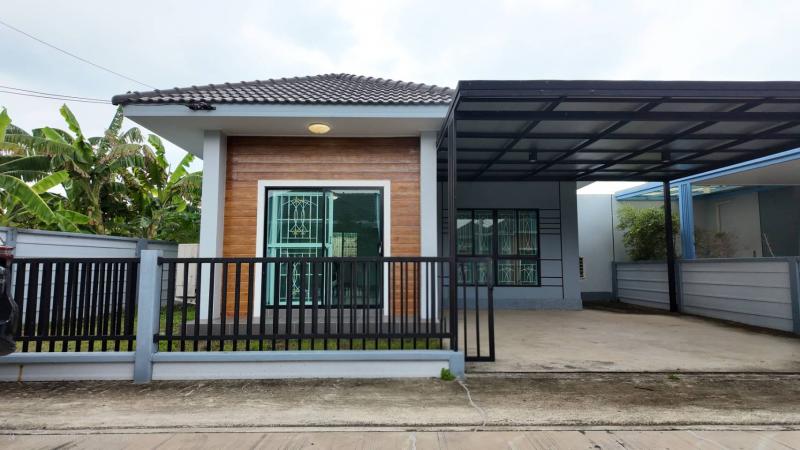 PZ1453-ขาย บ้านศิวาลัย คลองนา เนื้อที่ 47.2 ตรว.เชื่อมต่อถนนหลายสาย บนถนนศุขประยูร ตำบลคลองนา อำเภอเมืองฉะเชิงเทรา จังหวัดฉะเชิงเทราราคา  2,350,000 บาท**รายละเอียด**-บ้านแฝดชั้นเดียว หมู่บ้านศิวาลัย คลองนา-เนื้อที่ 47.2 ตรว.-พื้นที่ใช้สอย 148.8  ตรม.-2 ห้องนอน-2 ห้องน้ำ-1 ห้องโถงใหญ่-แอร์ 3 ตัว-จอรถในบ้านและนอกบ้านรวม 2 คัน**จุดเด่น**โครงการตั้งอยู่ที่ หมู่ 2 ต.คลองนา อ.เมือง จ.ฉะเชิงเทรา �