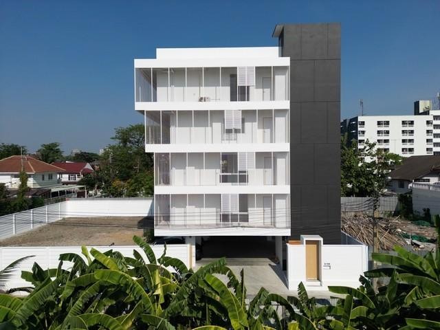 ให้เช่าโฮมออฟฟิศ6ชั้นย่านงามวงศ์วาน ชินเขต1หลักสี่นนทบุรี 1500ตร.ม.พร้อมลิฟท์ใกล้การไฟฟ้าสนง.ใหญ่ใกล้นอร์ธปาร์ค,ใกล้ม.ธุรกิจบัณฑิตย์,เดอะมอลล์งาม***ขายบ้านเดี่ยว โฮมออฟฟิศ สร้างใหม่ หลังมุม พร้อมลิฟท์สระว่ายน้ำส่วนตัว ***ราคาขาย 65,000,000 บาท ( ค่าใช้จ่ายวันโอนฝ่ายละครึ่ง)ราคาเช่า 450,000 บาท / เดือน (ประกัน 3 เดือน ล่วงหน้า 1 เดือน สัญญาขั้นต่ำ 3 ปี )ที่ตั้ง ถนนงามวงศ์วาน ซอย