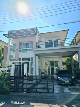 ขาย #บ้านเดี่ยว หมู่บ้านThe Gallery House Pattern ซอยลาดพร้าว 1 แยก 31 #ใกล้UnionMall  #ใกล้เซ็นทรัลลาดพร้าว ราคาขาย : 13,900,000 บาท#รายละเอียดประเภททรัพย์ : บ้านเดี่ยว 2 ชั้นหมู่บ้าน : The Gallery House Patternขนาดที่ดิน : 55 ตรว.พื้นที่ใช้สอย : 220 ตารางเมตรจำนวนห้อง : 3 ห้องนอน 3 ห้องน้ำที่จอดรถ : 2 คันทิศบ้าน : ทิศเหนือเฟอร์นิเจอร์ / เครื่องใช้ไฟฟ้า : ตกแต่งครบตามรูปค่าส่วนกลาง : 40,000 บาท/ปี#สิ่งอำนวยความสะดวก- คลับเฮ้าท์- 